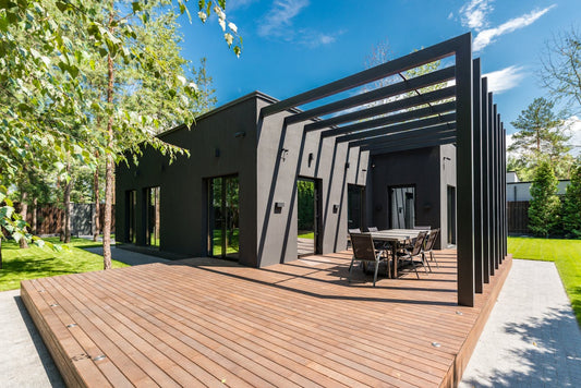 🍂 Fall Protection Tips to Prepare Your Wood Surfaces for Winter