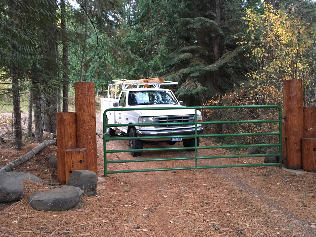 WOOD LOG ENTRY WAY