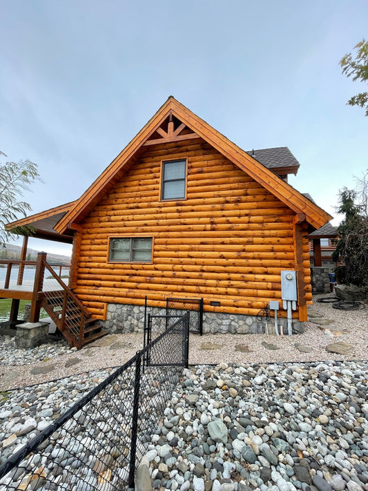 LOG HOME WITH LOVITTS EMERALD GOLD